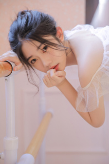 把她放在马背的玉势上